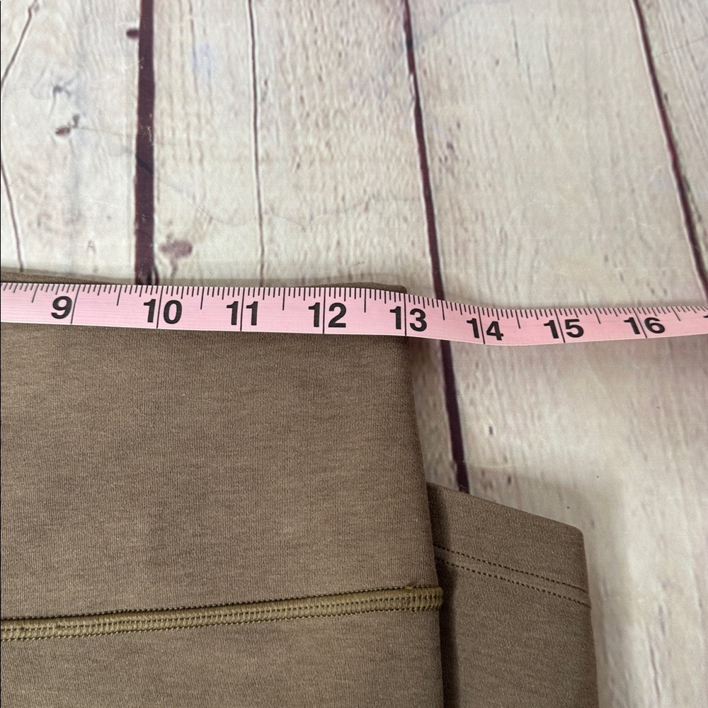 Athleta 'Intuition Tight' Leggings
NWOT - Picture 7 of 8